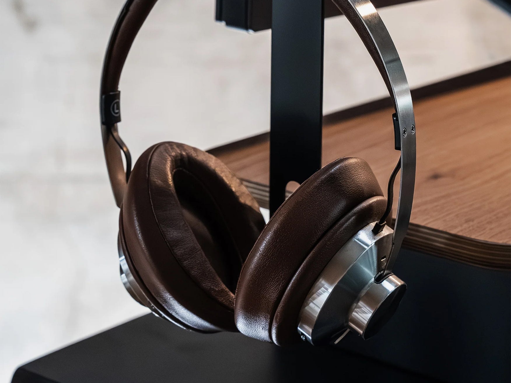 Headphone Stand – Design & Functionality for Your Desk | BALOLO